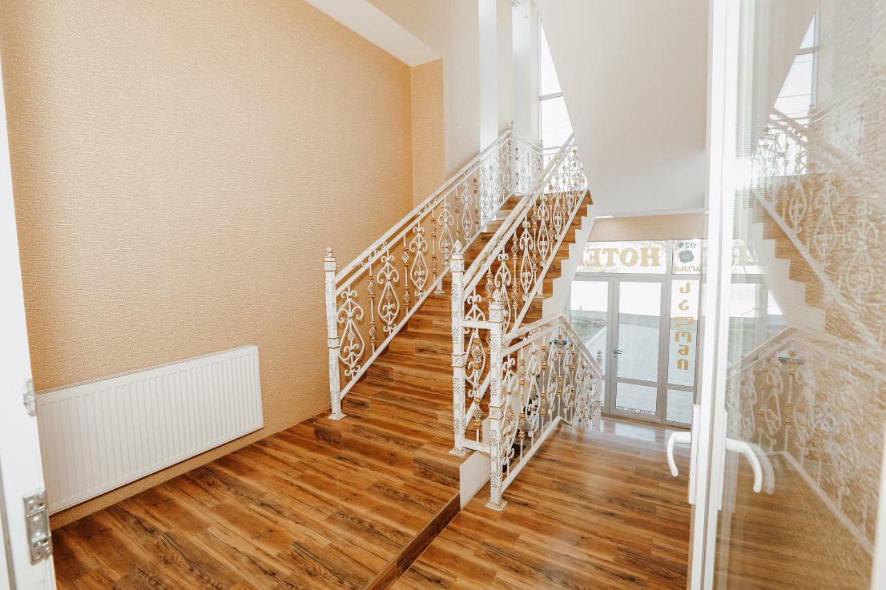 Sresidence Tbilisi Esterno foto